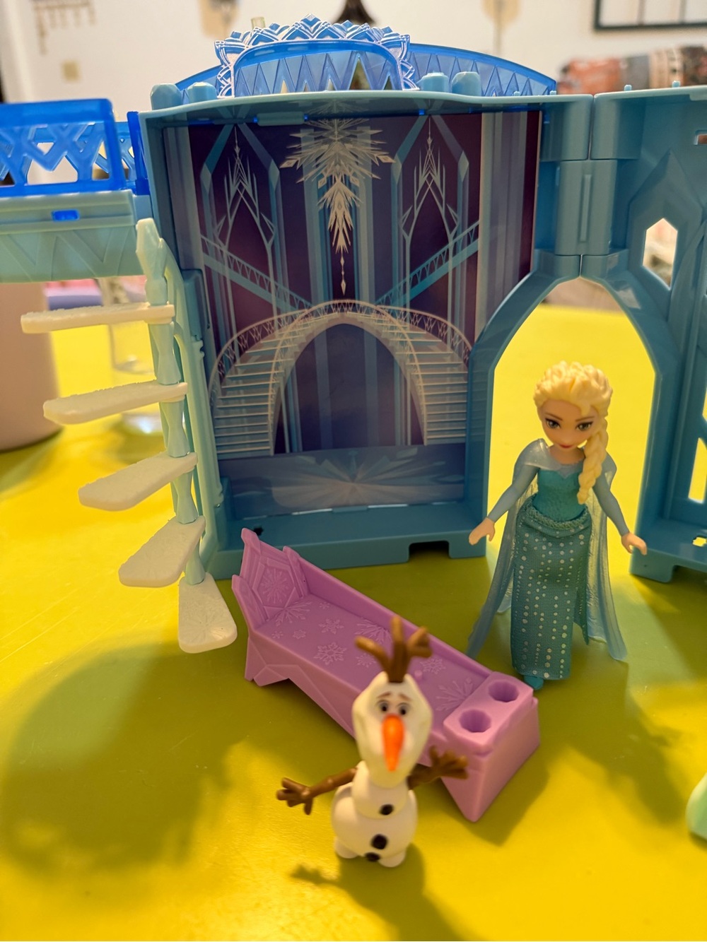 Mattel Blue Elsa castle Playset with Elsa and Olaf Figures Storytime Stackers
